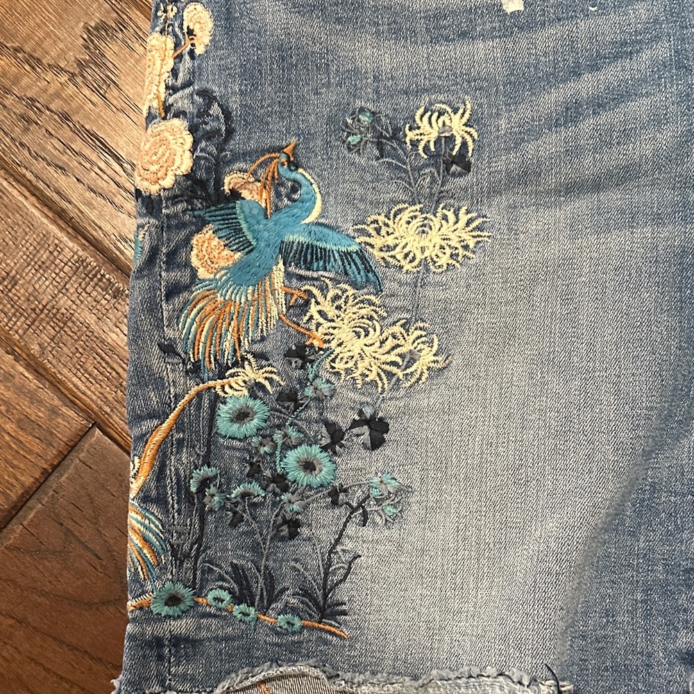DRIFTWOOD Blue Embroidered birds of paradise Bermuda Jean Shorts - Picture 3 of 6